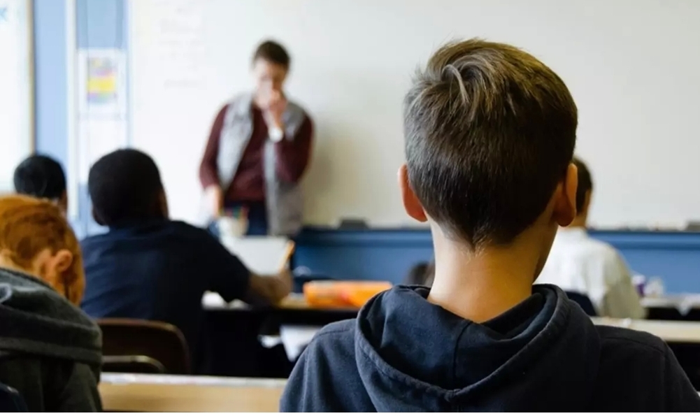 Akran zorbalığı davasında emsal karar: Ev hapsi ve e-kelepçe cezası