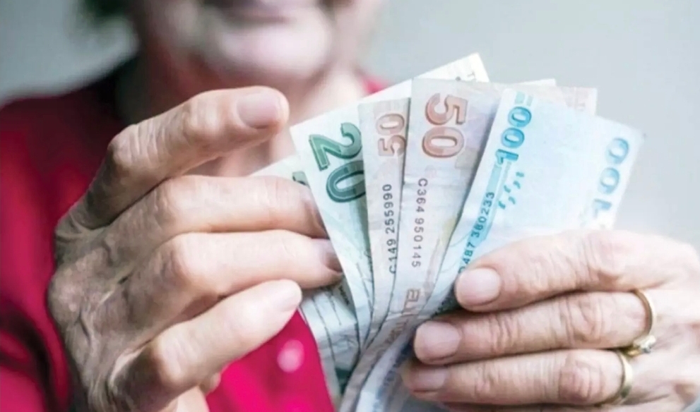 Yaşlı ve engelli aylıkları hesaplara yatıyor