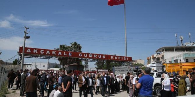 Akçakale Gümrük Kapısı'nda pasaportlu geçişler başladı