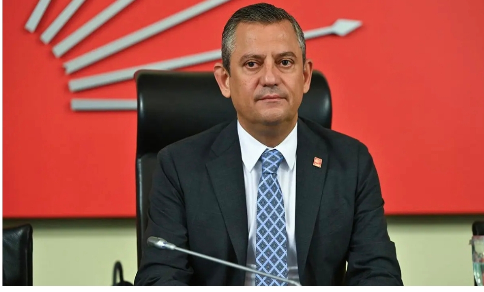 Özgür Özel, CHP Grup Başkanı seçildi