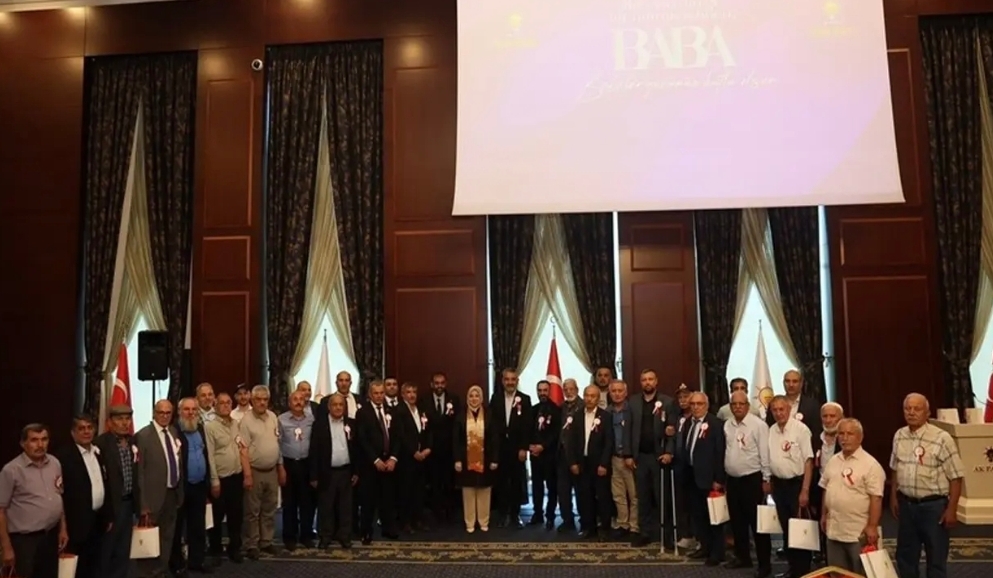 Babalar Günü dolayısıyla AK Parti'de şehit babaları ve gaziler ağırlandı