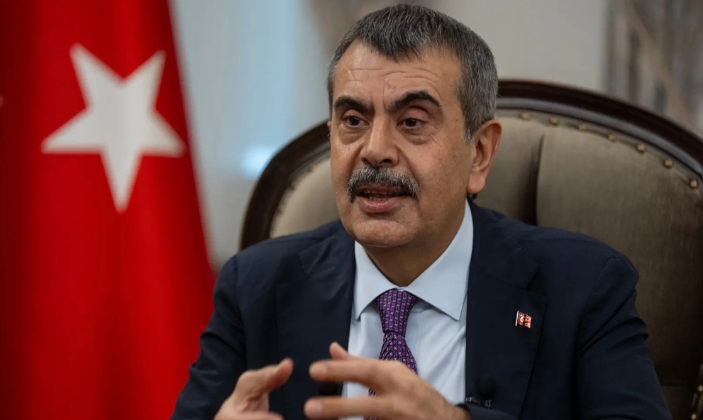 Vesayetçi güç, adım adım bir süreci örmüş