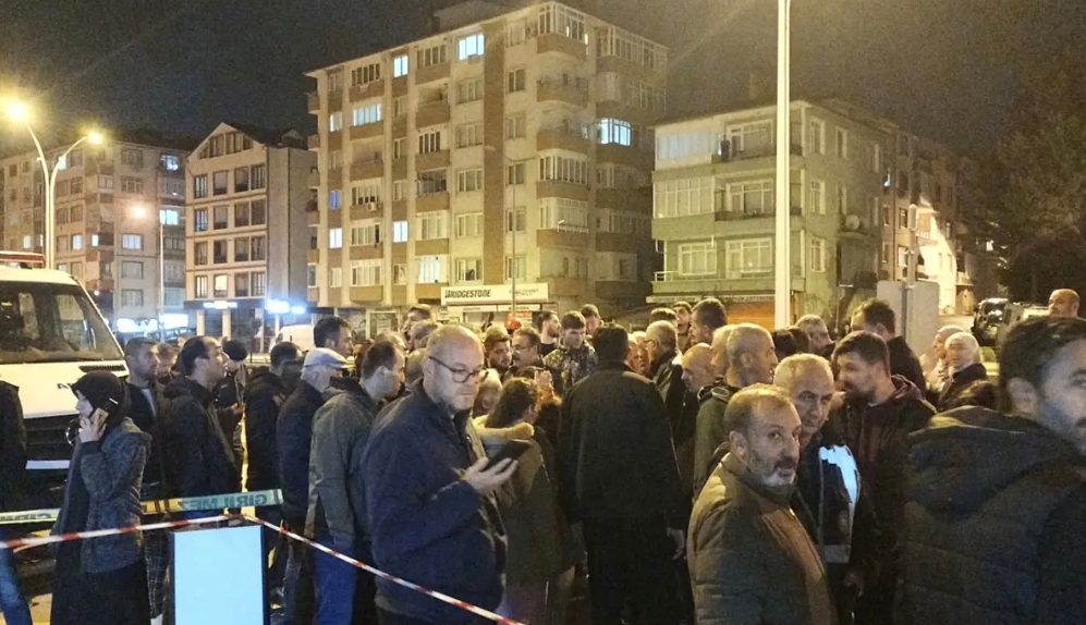 Kolon ve kirişlerden gelen sesler korkuttu! Kocaeli'de 7 katlı bina tedbiren boşaltıldı