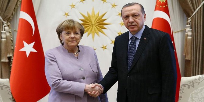 Cumhurbaşkanı Erdoğan Merkel ile telefonda görüştü