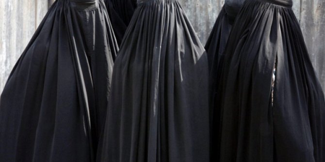 Suudi Arabistan'dan kadınların kıyafetiyle ilgili reform!