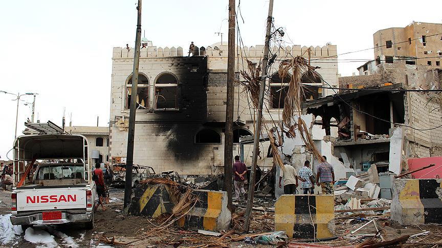 Yemen'de bayram namazı esnasında bombalı saldırı