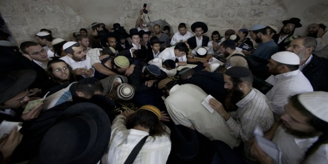 Yahudi yerleşimciler Nablus'taki "Yusuf makamına" zorla girdi