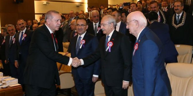 AYM'deki törende Erdoğan ve Kılıçdaroğlu tokalaştı