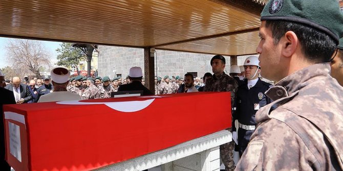 Şehit polis Karaman son yolculuğuna uğurlandı