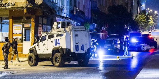 İstanbul Sultangazi'de polise silahlı saldırı
