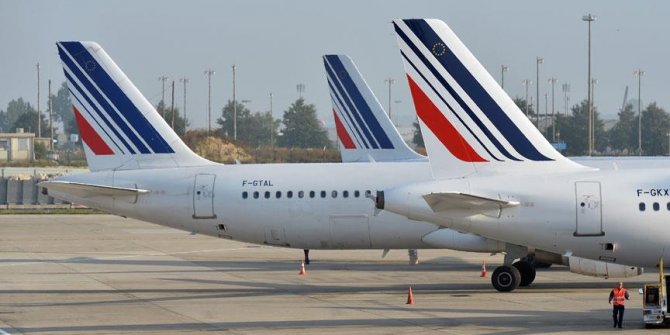 Air France'da grevler istifa getirdi