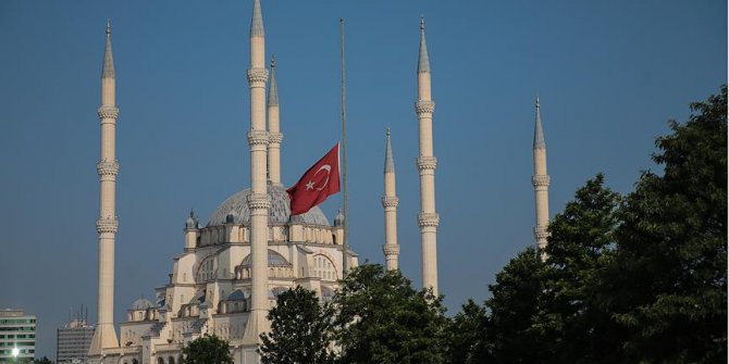 Türkiye'de ulusal yas! Bayraklar yarıya indi