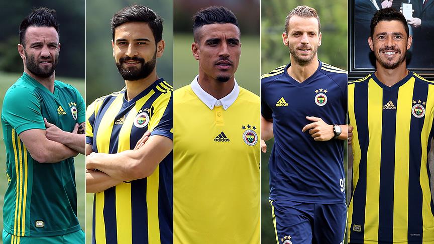 Fenerbahçe transfer döneminde 10 futbolcuyla anlaştı