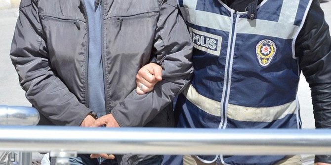 Aranan FETÖ/PDY şüphelileri İzmir'de yakalandı