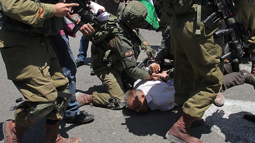 İsrail barbarlığı devam ediyor: 20 Filistinli gözaltına aldı