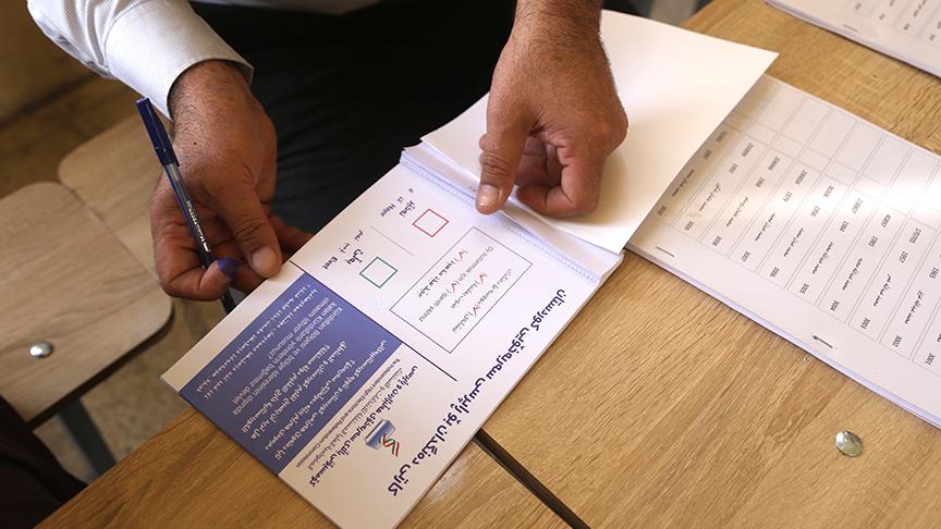 Irak'ta oy kullanan Kürt memurların görevden alınması talebiyle gösteri