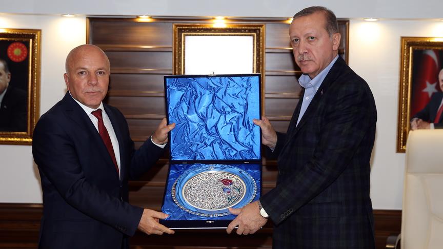 Cumhurbaşkanı Erdoğan, Erzurum Büyükşehir Belediyesini ziyaret etti