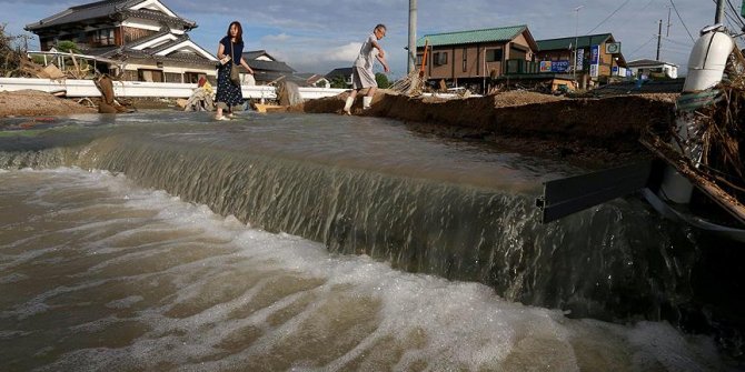 Japonya'da sel felaketi: Ölü sayısı yükselti