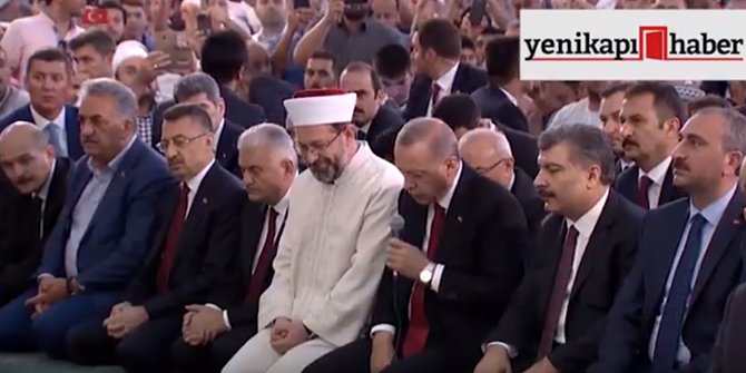 Başkan Erdoğan "15 Temmuz Şehitleri" için Kuran-ı Kerim okudu