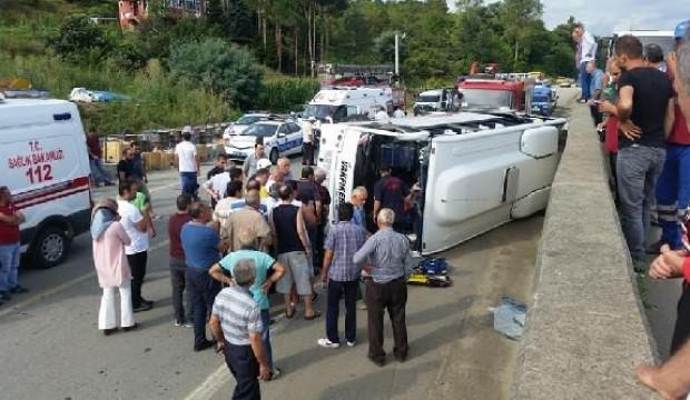 Midibüs devrildi: 2 ölü, 12 yaralı! Yer Trabzon