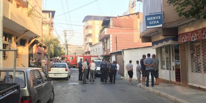 İzmir'de bıçaklı kavga:1 ölü