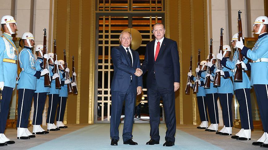 Cumhurbaşkanı Erdoğan, Putin'i resmi törenle karşıladı