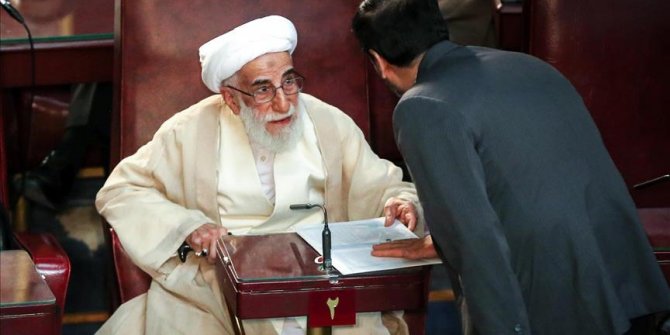 İran karıştı! Ruhani hükümetine eleştiri