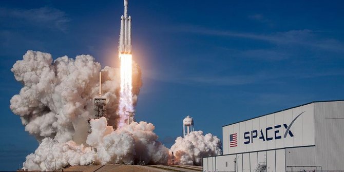 Uzay uçuşlarına başlıyor! SpaceX ile Boeing