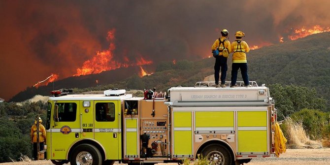 ABD'de "tarihin en büyük yangını" sürüyor