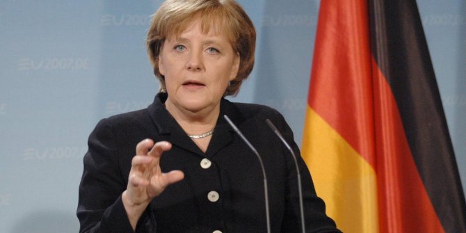 Merkel'den, Türkiye ekonomisi ile ilgili kritik açıklama!