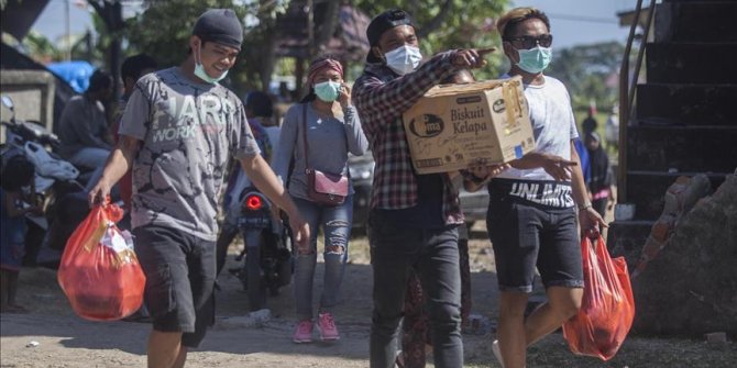 Endonezya'daki depremde ölü sayısı yükseldi