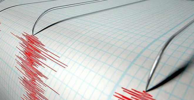 Endonezya'da 5.7 büyüklüğünde deprem