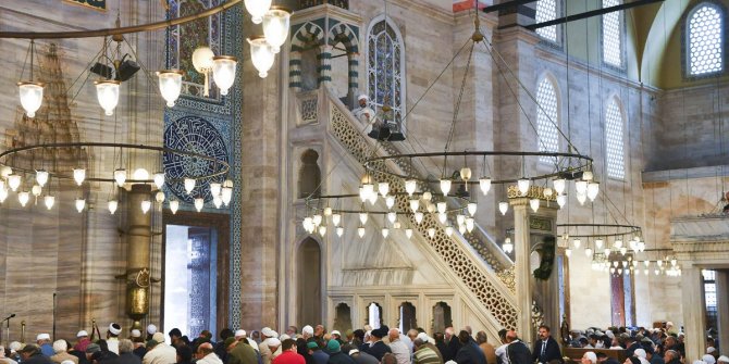 Camilerde 'Gayret müminlerden, zafer Allah'tandır' hutbesi