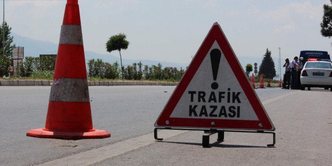 Samsun'da otomobil beton bariyere çarptı: 1 ölü,1 yaralı