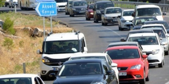 Antalya'nın Akseki-Manavgat karayolunda trafik çilesi