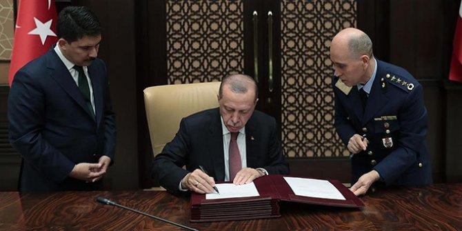 Terfi alan iki komutanın rütbelerini Başkan Erdoğan takacak!