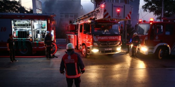 Başakşehir'de fabrika yangını!