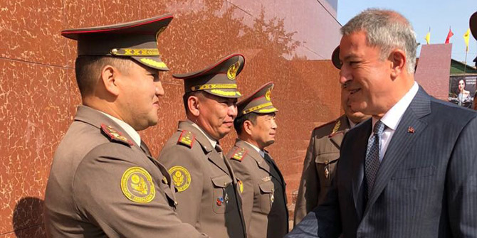 Savunma Bakanı Akar, Kırgızistan Genelkurmay Başkanı ile görüştü!