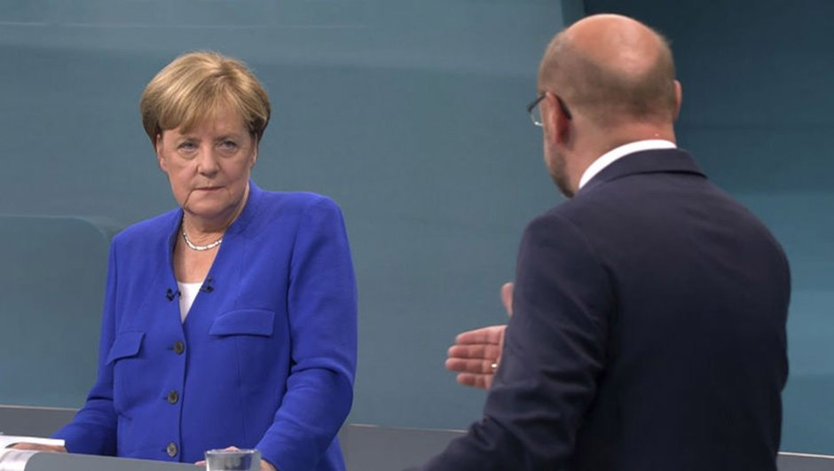 Merkel: Türkiye'ye NATO'nun çıkarlarını da düşünmeli
