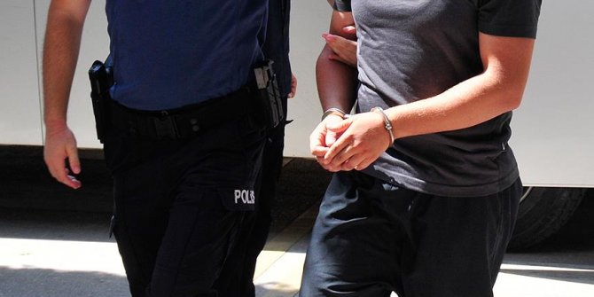 İzmir'de 11 kişiye terör propagandasından gözaltı