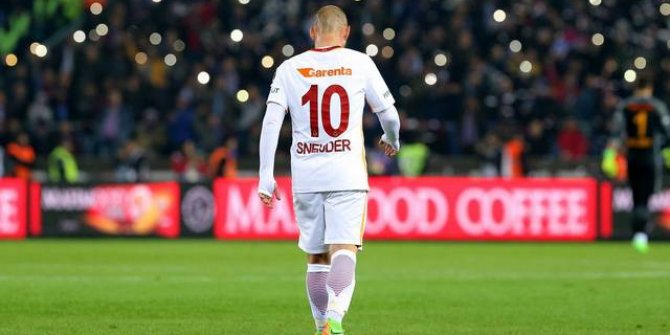 Galatasaray'ın eski yıldızı Sneijder milli takıma veda etti!