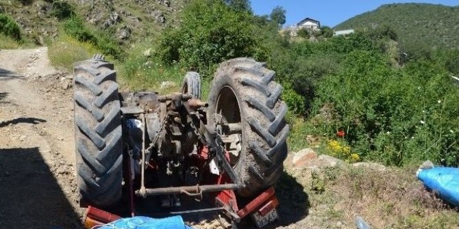 Bursa'da traktör şarampole devrildi... 1 ölü 1 yaralı!