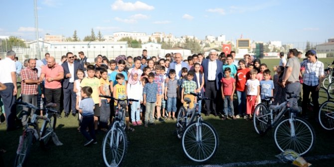 Okula başlayan 110 çocuğa bisiklet dağıtıldı!