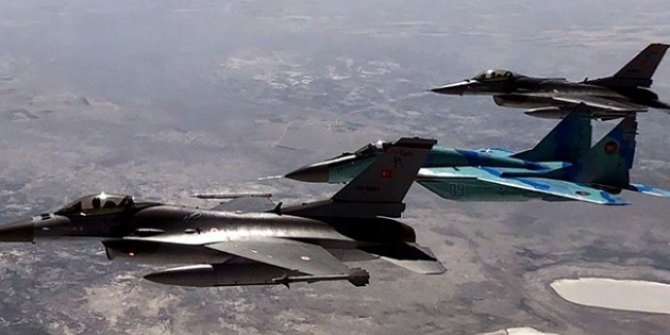 Türk ve Azeri savaş uçakları ortak uçtular