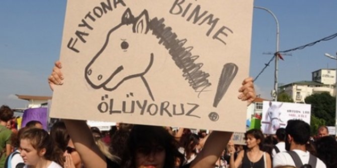 Adalar'daki atlı fayton kullanımı protesto edildi