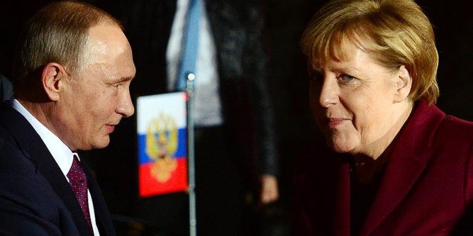 Putin ile Merkel  Suriye için görüştü!