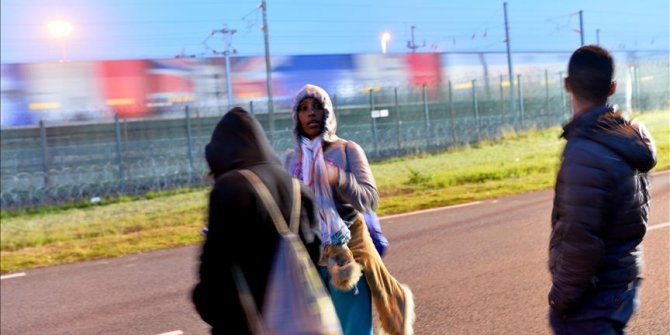 Fransa'da bir mülteci intihar etti!