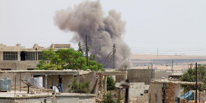 İdlib'e saldırılar sürüyor