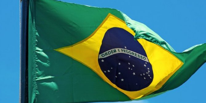 Brezilya'da oy kullanmak için parmak izi zorunluluğu!