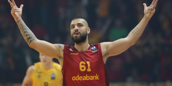 Milli basketbolcu Köksal:  "Avrupa'nın en büyük takımlarını onların desteği ile yendik"!